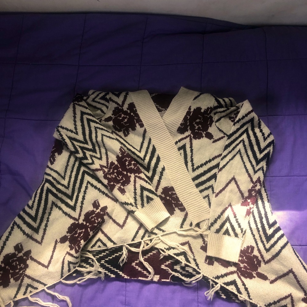 🟪Super cute pattern cardigan 🟪